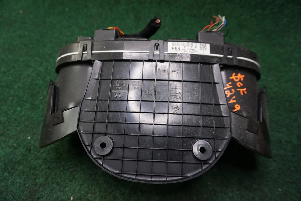 2011 HYUNDAI GENESIS COUPE Speedometer Gauge Cluster OEM 940112M090 40,400K MI - Imagem 2 de 4