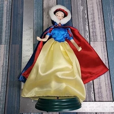 Disney Store Snow White Singing Doll 15" Green Base Push Button Disney Statue