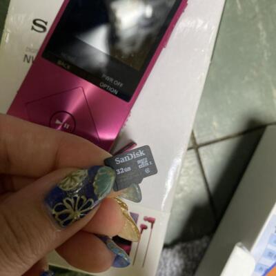 SONY WALKMAN A20 Series Memory 32GB + microSD Bordeaux Pink NW