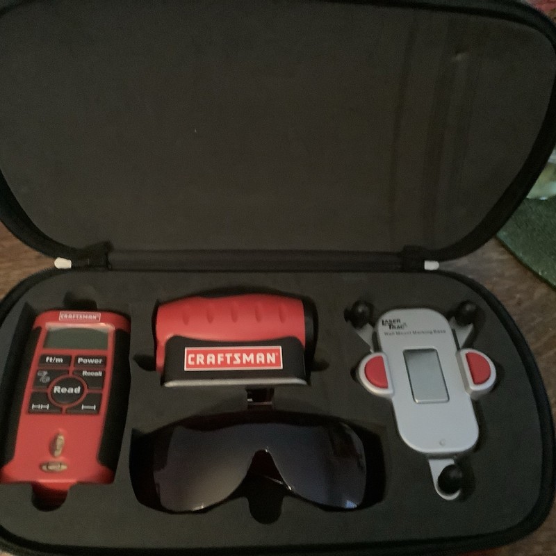 Craftsman 4-in-1 Level & Laser Trac Padded Zipper Case Model 320.48251 Open Box