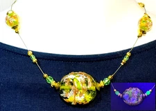 VTG Murano Sommerso Style Art Glass Green Pendant Necklace Golden Flakes UV Glow