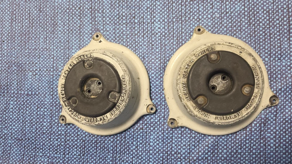 ( 2 )  McDonnell Douglas DC-9-30 HUB CAP   Part Number: 9543399  MLG WHEEL - Image 4 of 4