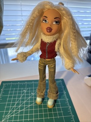 BRATZ Wintertime Wonderland Cloe Doll In Outfit