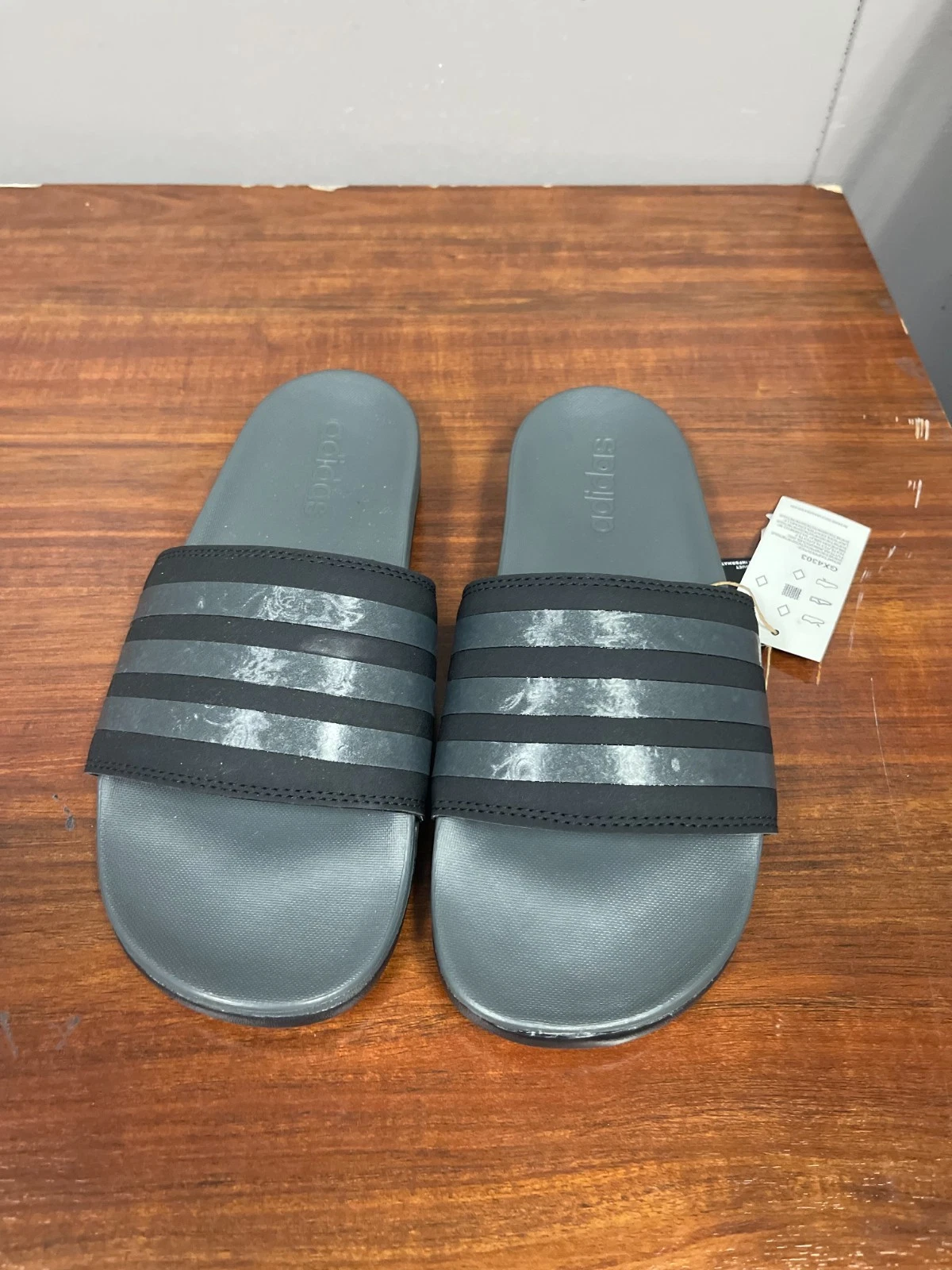 Adidas Adilette Sandalo da Doccia per Donna Taglia 8 Grigio Nero