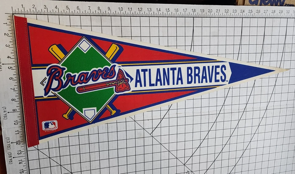 Pennant 1992 lot 3 Atlanta Braves World Series signatures Screaming Indian MLB - Image 3 of 4
