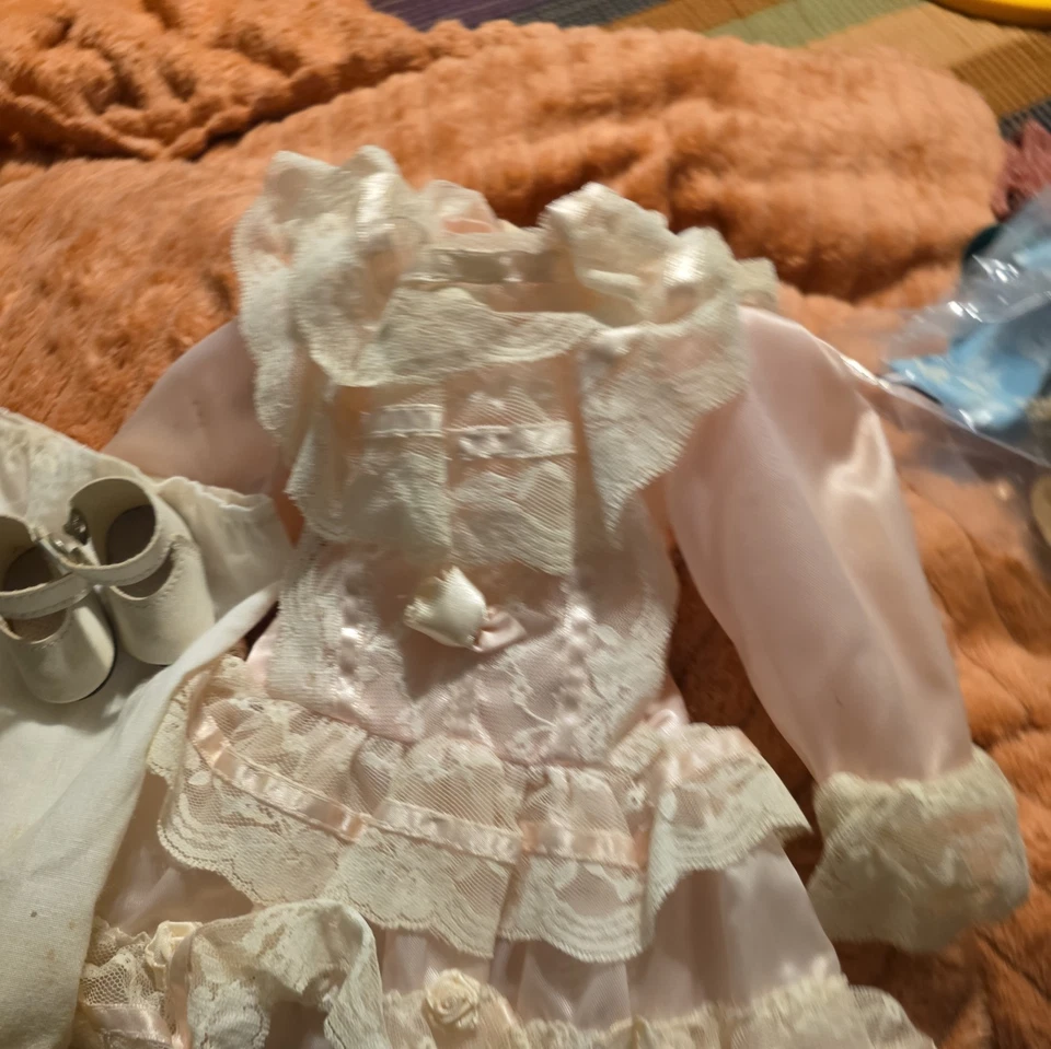Ropa vintage para muñeca de porcelana de 11 pulgadas, chaqueta, vestido, zapatos sin hebillas Foto 2 de 4