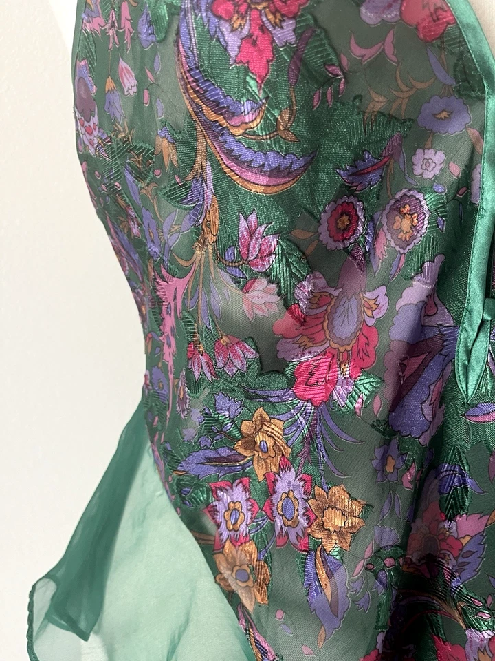 Body de peluche floral verde etiqueta dorada Victoria Secret vintage talla mediana NUEVO Foto 4 de 4