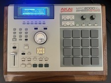 Akai MPC 2000XL w/ 8-Outputs, SD Card Reader, Curry Cases Wood Panels