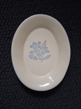 Small Decorative Oval Ceramic Soap Dish Or Trinket Holder - 14cm X 11cm X 2cm.