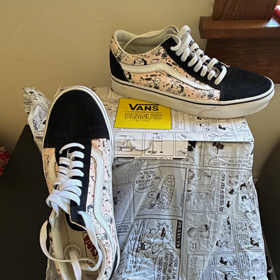 VANS Old Skool Peanuts Snoopy Smack Low Top Sneakers Black/Pink/White