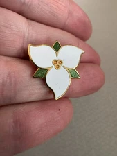 Vintage Trillium Enamel Brooch Lapel Pin Flower