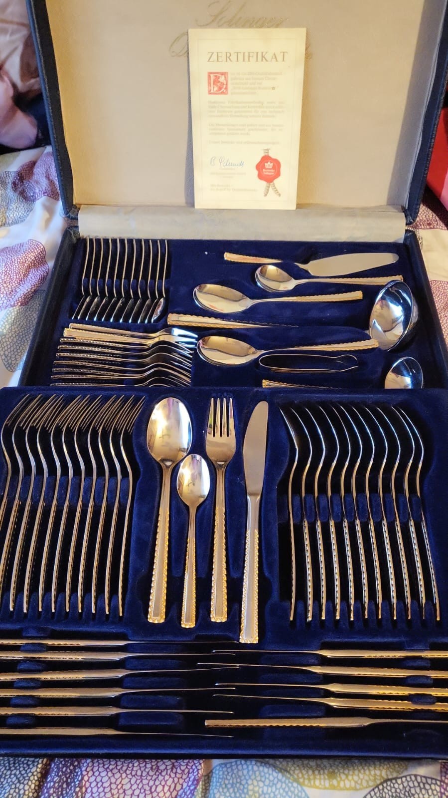 Besteckkoffer 12 Personen mit Zerfikat