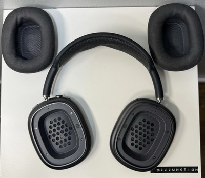 BRAND NEW: Apple AirPods Pro Max Headphones - Space Gray