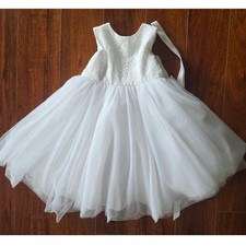 David's Bridal White Lace Tulle Flower Girl Dress Heart Back 18M
