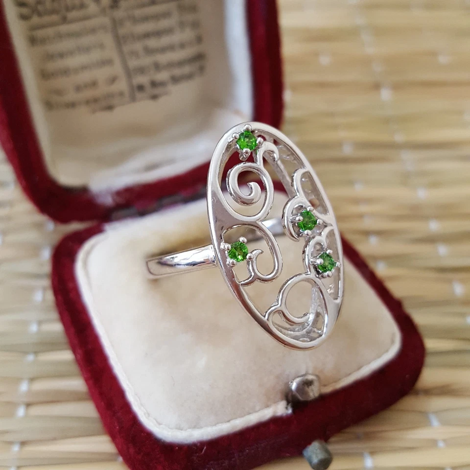 Ladies 925 Sterling Silver Ring, Natural Chrome Diopside Ring, Size S.5 US 9.25  - Image 4 of 4