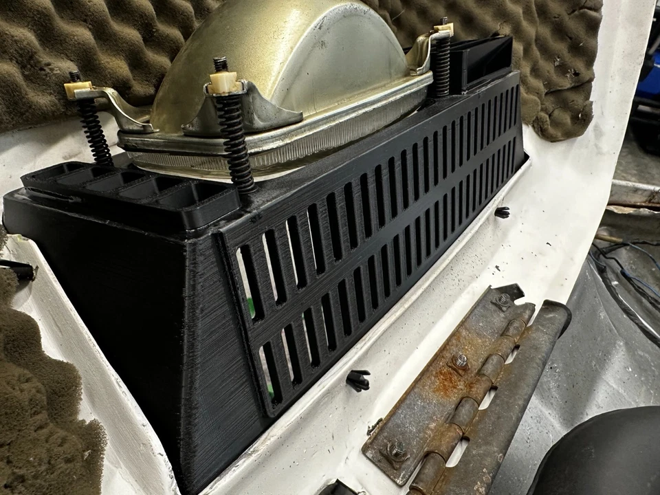 Yamaha Enticer ET250 - ET340 Body, Headlight Grill replica, 8F3-84311-00-00 - Image 4 of 4