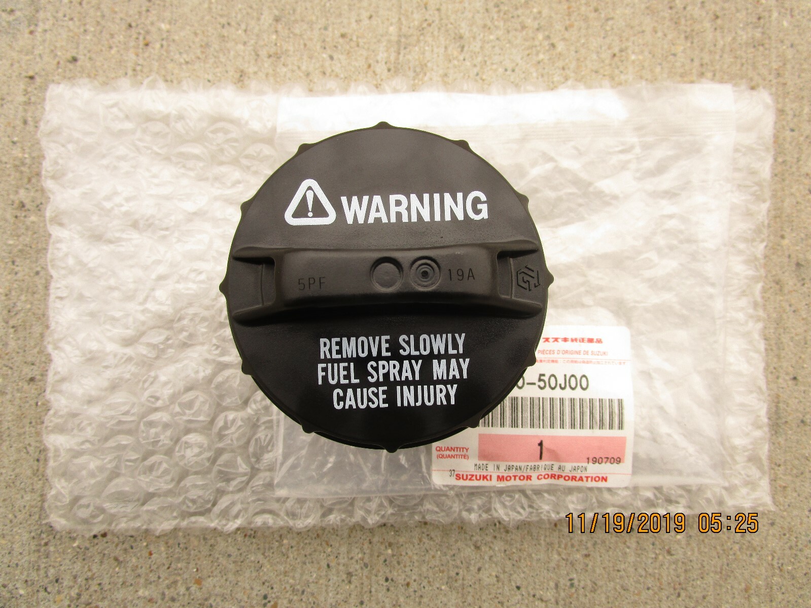 95 98 SUZUKI ESTEEM 4D SEDAN FUEL TANK FILLER GAS CAP OEM BRAND NEW