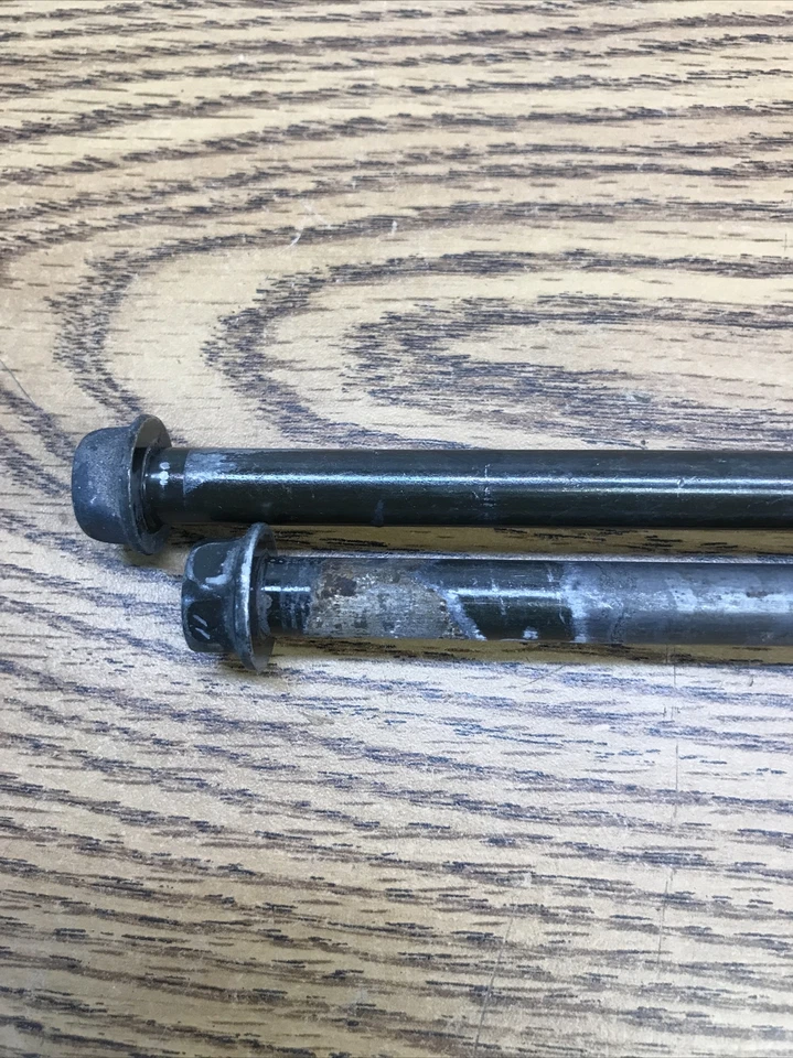 HONDA SHADOW VLX VT600 1988-2007, PIEZA PERNOS DE MONTAJE DEL MOTOR # 90102-MR1-000 Foto 4 de 4