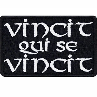 EXPRESS-STICKEREI GMBH Aufnäher Vincit qui se vincit Latein Sprichwort Aufbügler Biker Patch 80x50mm