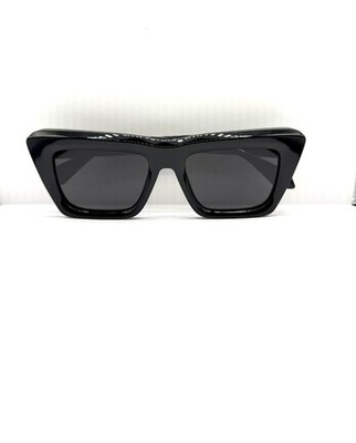 Off White Sonnenbrille Modell Hampton OERI 13L Farbe 1007