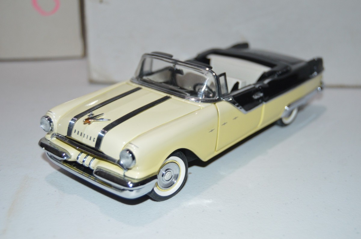 Franklin Mint 1:24 1955 Pontiac Star Chief Convertible Yellow