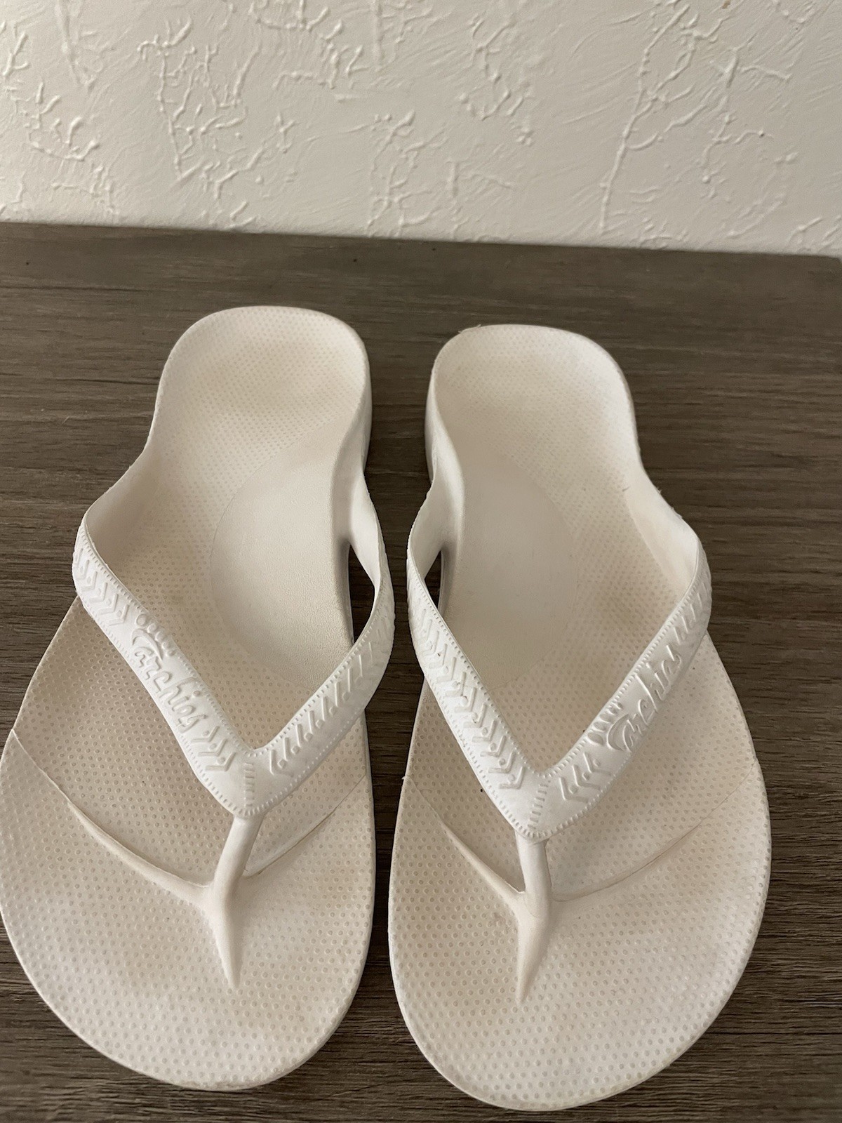 Archie’s White Eva Foam Flip Flop Sandals Men’s 8/Woman’s 9 Comfort Beach Slides