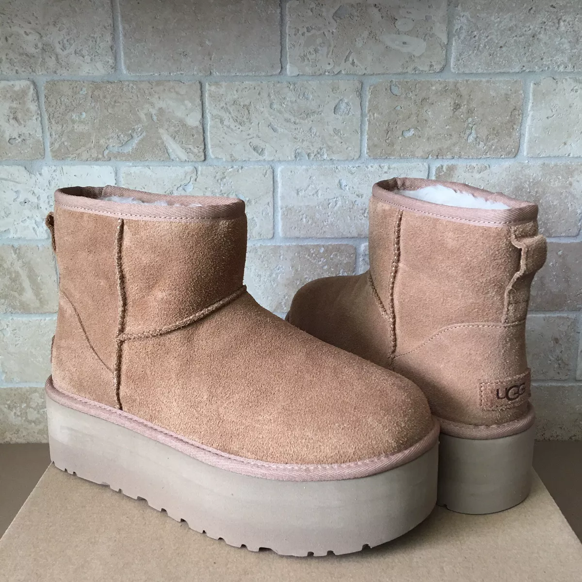 UGG Classic Mini Platform Chestnut Water-resistant Suede Boots Size US 9  Women