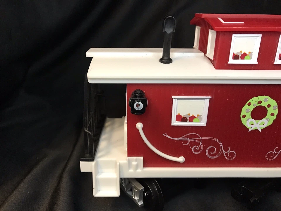 Lionel READY TO PLAY Home For The Holiday Merry Christmas - Red Caboose  - Image 4 of 4