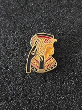 ➔ FRAU in Tracht ➔ Pin/Pins *aus Sammlung* 17443