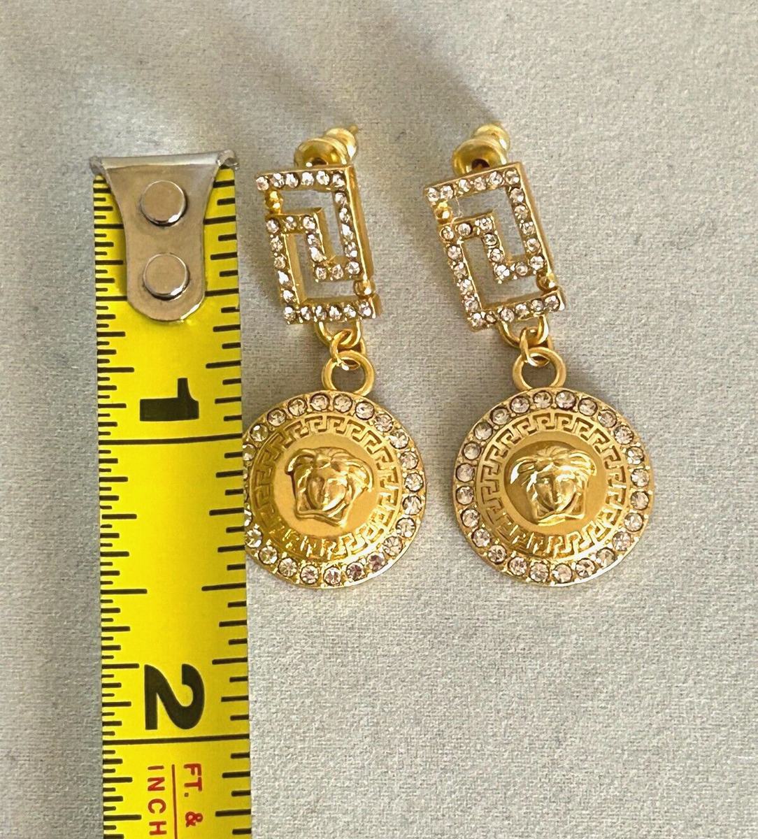 VERSACE ゴールド ロゴピアス 玲凪 VERSACE ゴールド ロゴピアス 玲凪 Versace Goldtone V Logo