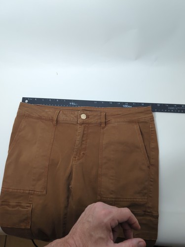 White House Black Market Women's Camel Skimmer Cargo Pants Size 10 Ankle Zipper - Picture 15 of 20
