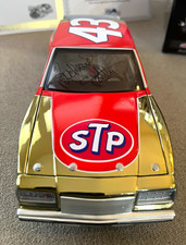 Action Racing Collectables Richard Petty 43 STP 1981 Buick Regal 1:24 Gold auto