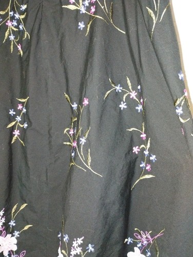 Covington Skirt SZ 16 Black A-Line Floral Embroidered 100% Cotton Lined - Picture 6 of 13