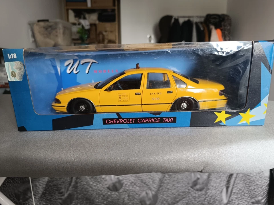 Chevrolet Caprice 1/18 - Photo 4/4