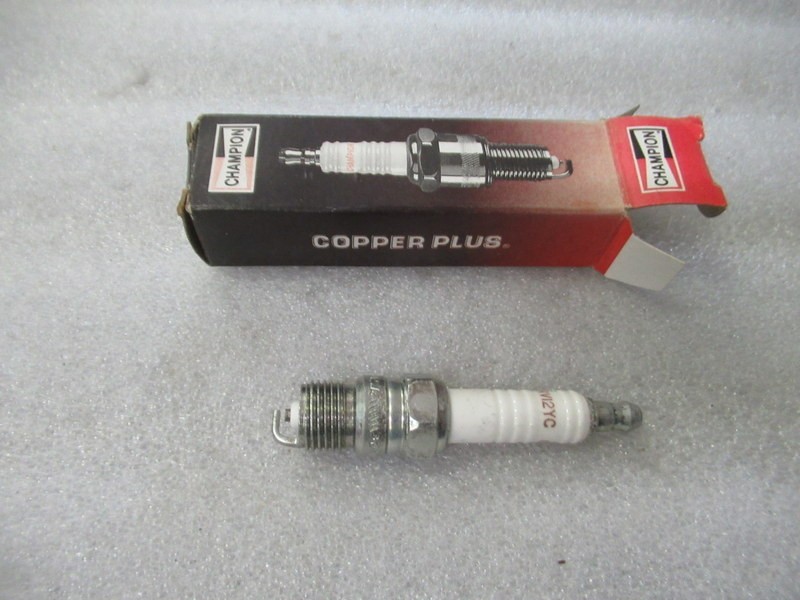 A10L Champion RV12YC Copper Plus Spark Plug #406 OEM New Factory Boat Parts