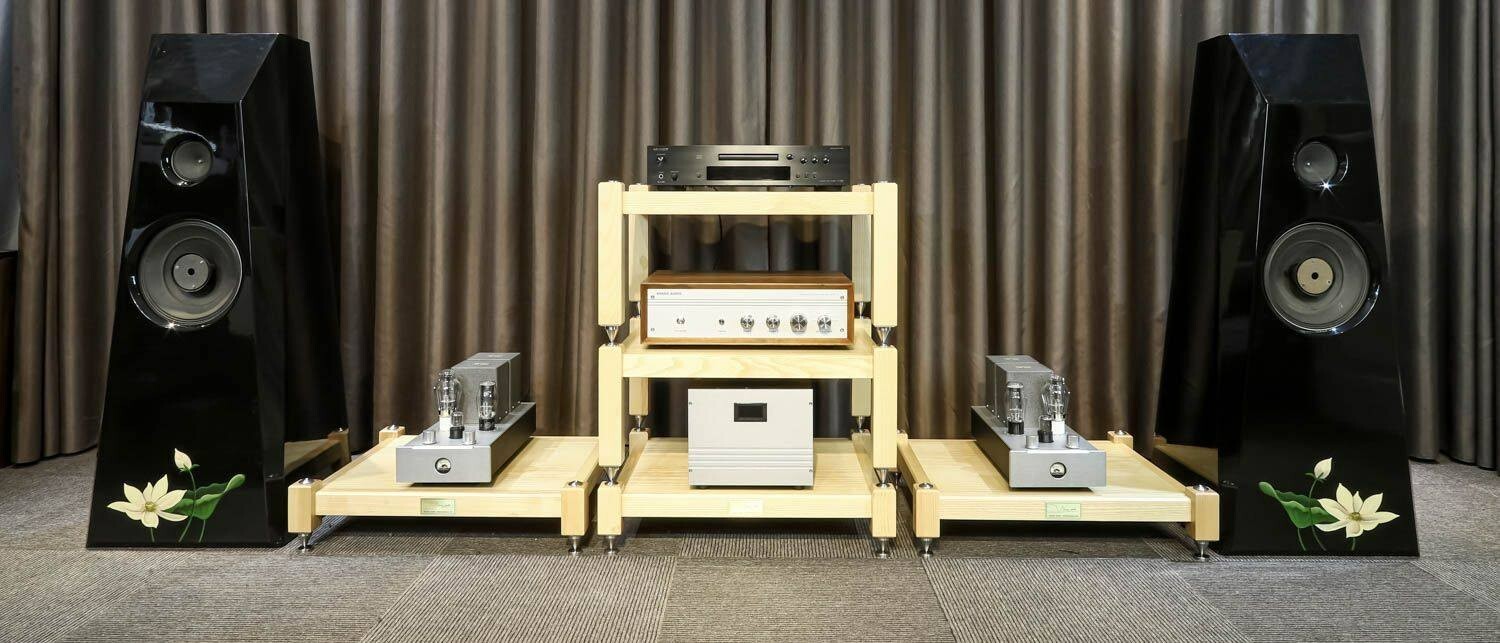HI-END AUDIO RACK OAK WOOD 1-3-1