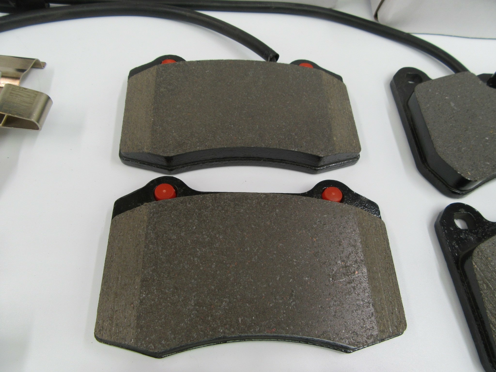 Maserati Ghibli Quattroporte 14-21 front rear brake pads + FREE OIL FILETR #525