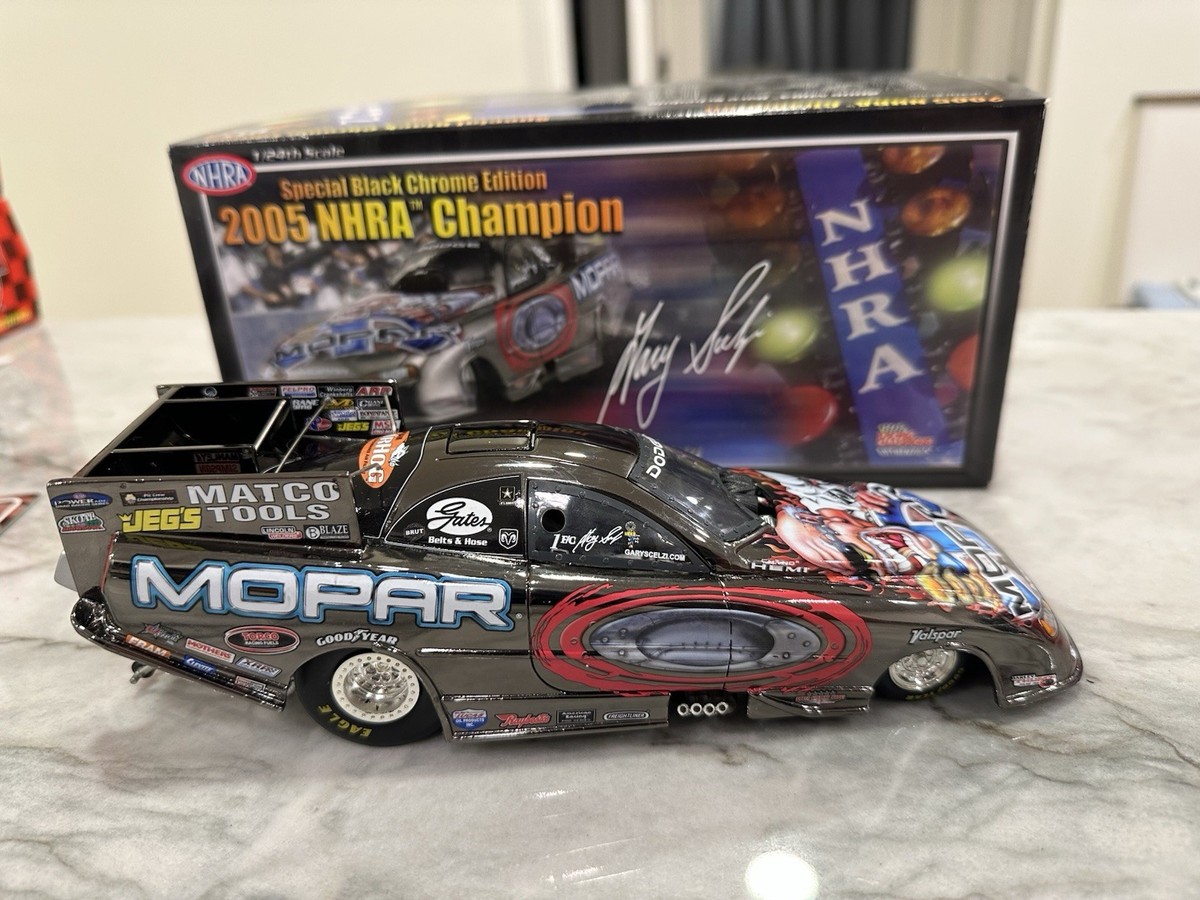 Gary Scelzi 2005 Mopar Oakley NHRA 1/24 Diecast Funny Car Champion