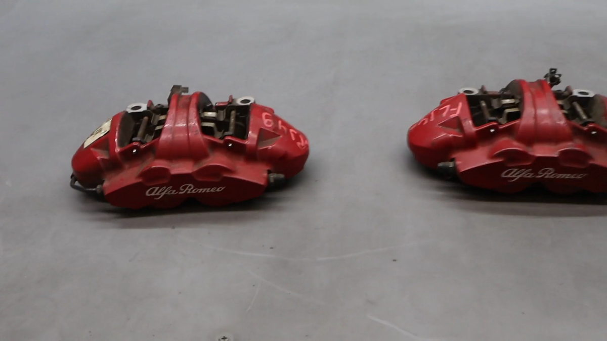 17-25 Alfa Romeo Stelvio Front Left And Right Side Brake Caliper