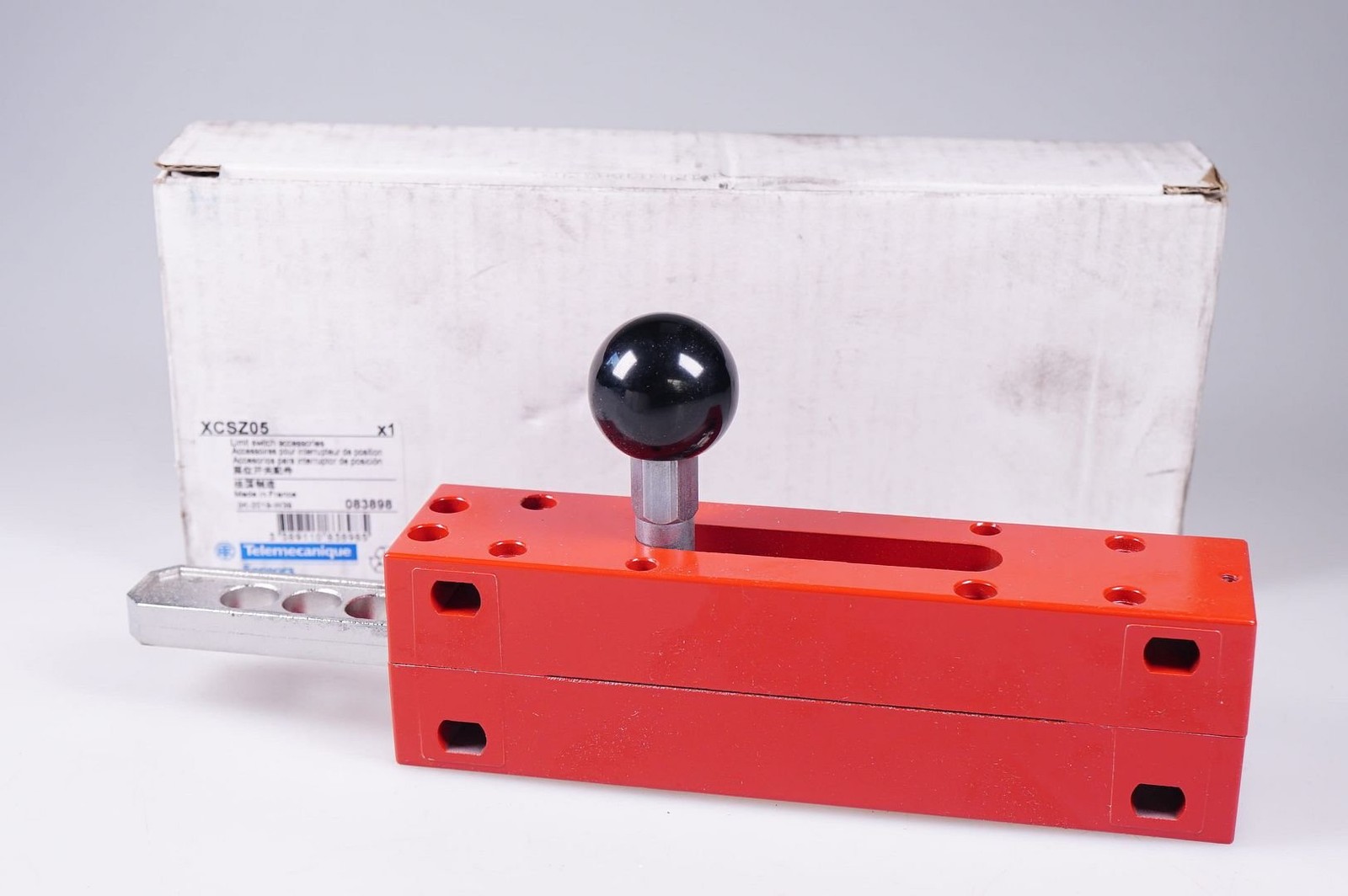TELEMECANIQUE  XCSZ05  083898    Sicherheitsschalter  OVP