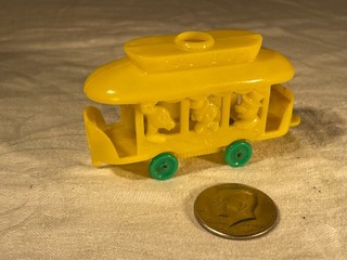 ROSEN / ROSBRO Yellow Train Passenger Car CANDY CONTAINER TOY