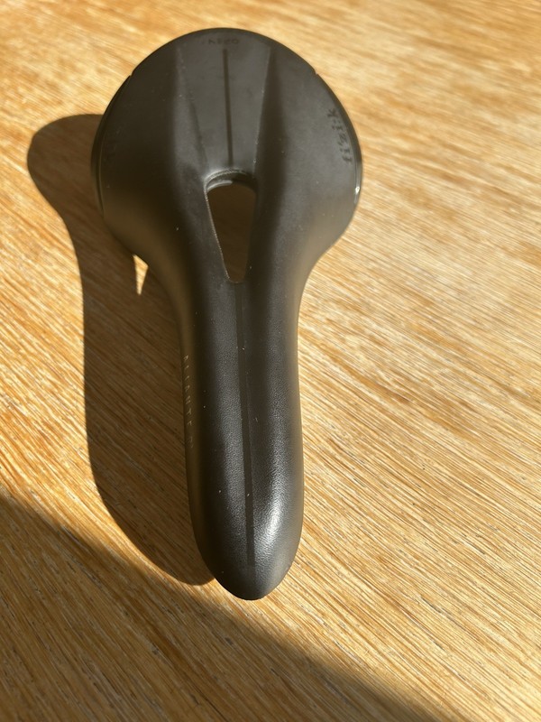 Fizik Aliante R3 Open Road Bike Saddle Regular Flex 141mm
