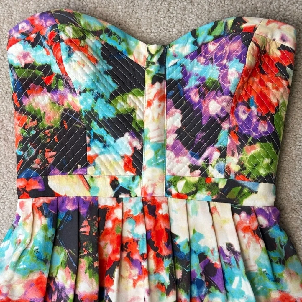 UNDERCOVER Abito senza spalline Revolve Parker Lily giardino segreto seta aderente e svasato floreale XS