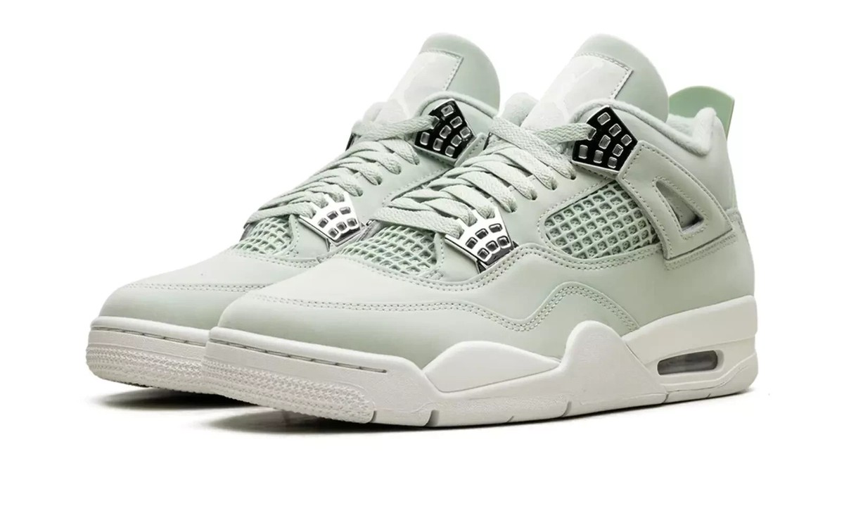 Women's Air Jordan 4 Retro Seafoam Sail Chrome HV0823-003