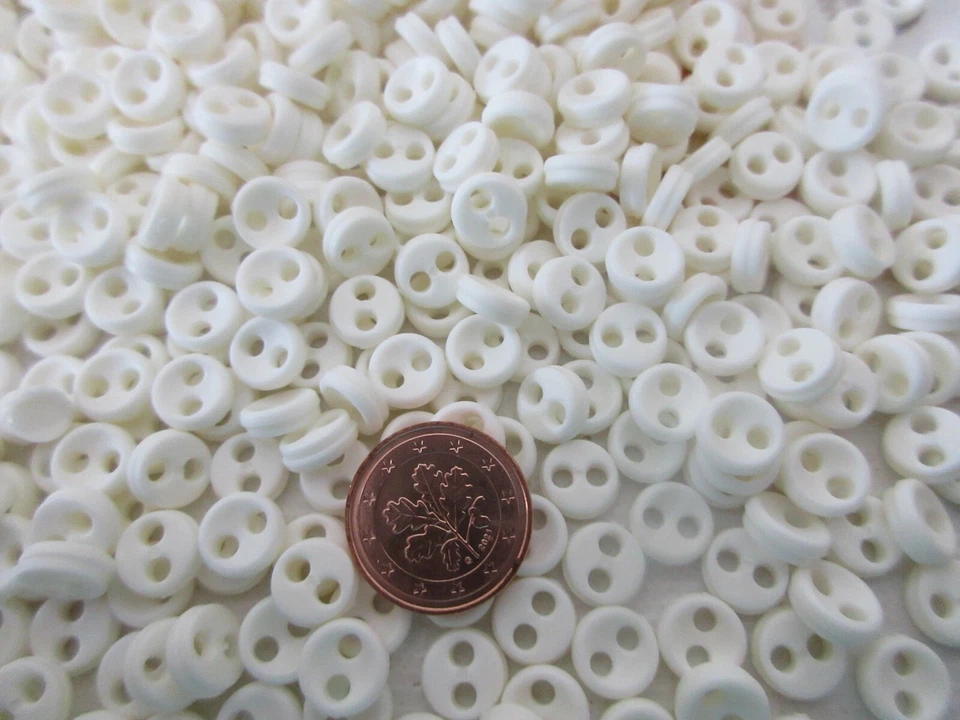 Angebot 300 kleine mini Knöpfe Kinderknöpfe Puppenknöpfe 7mm Basteln siehe Bild  - Bild 2 von 2