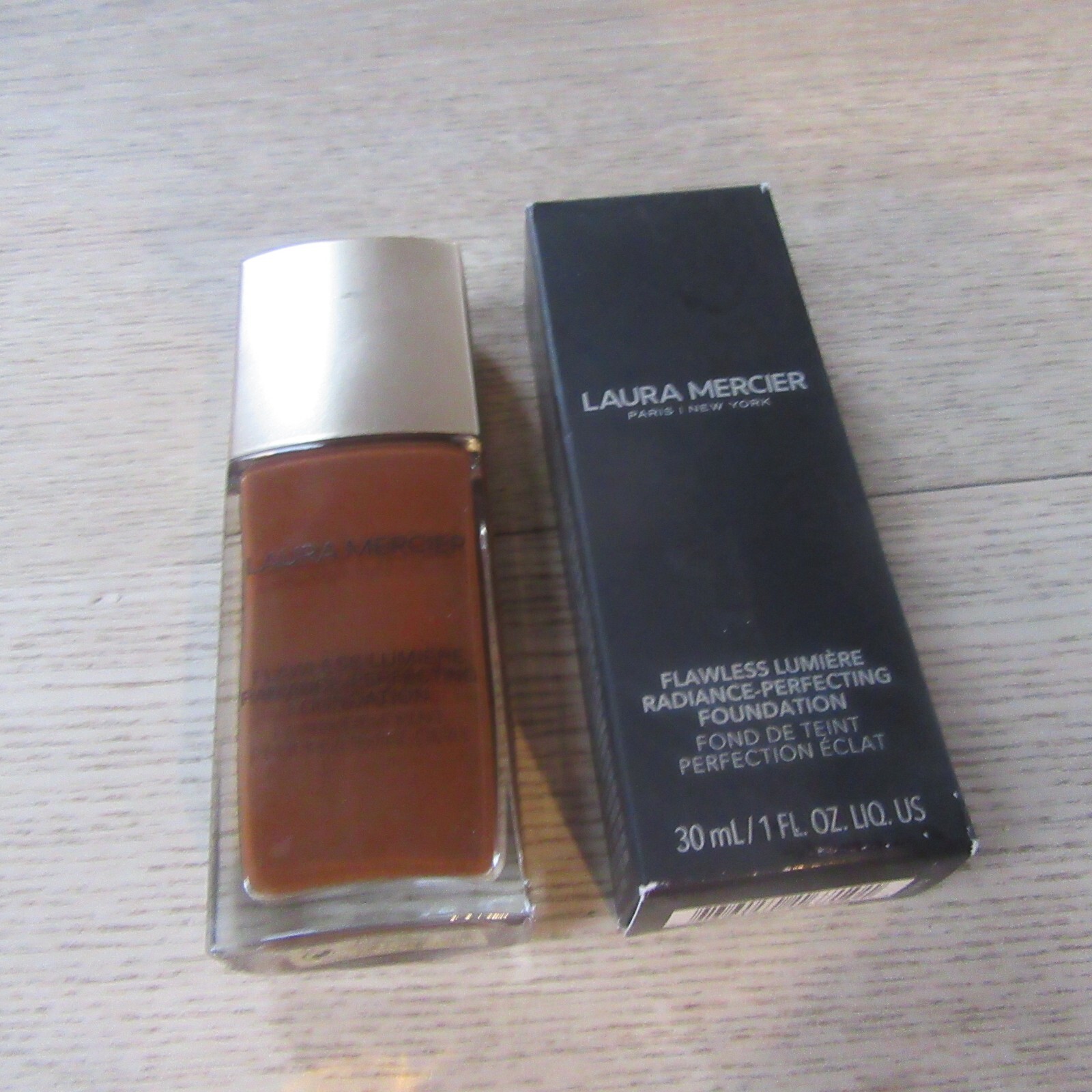 Laura Mercier Flawless Lumière Radiance-Perfecting Foundation 6N2/ESPRESSO 50ML.