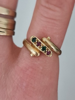 585 Ring Mit Edelsteine  3.4 Gramm
