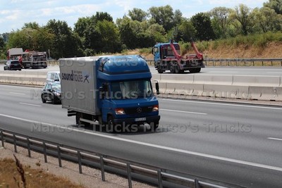 LKW Foto Mercedes-Benz Vario Koffer LKW Deutschland blau soundhouse die d #k8sb