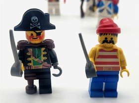 Vintage 1989 LEGO Pirate Mini Figures (Sea Mates) Set #6251 - Complete + extras