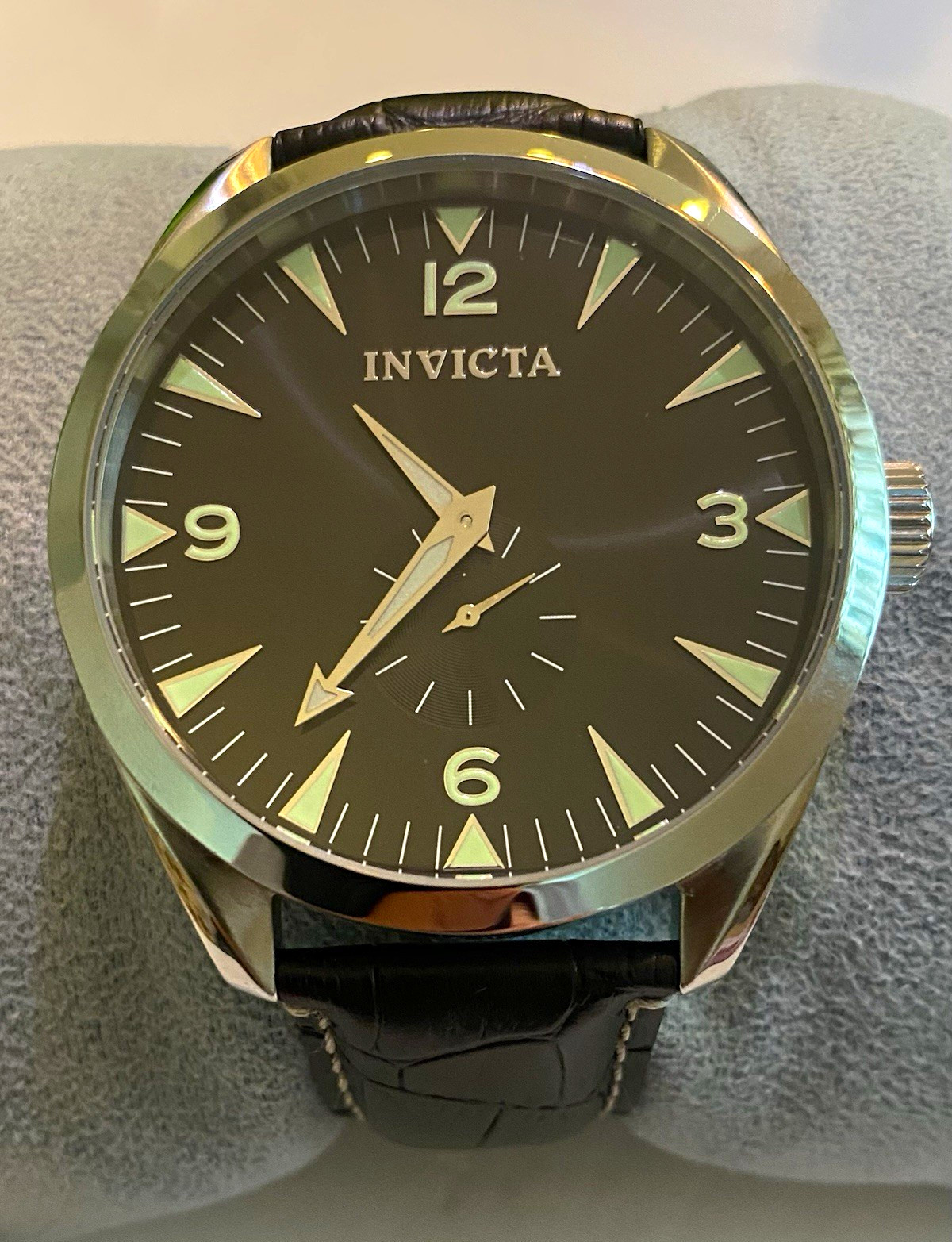Invicta 0426 Men's Quartz Analog Watch Black Dial Leather Strap w/ New Battery